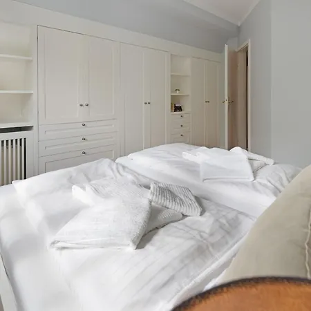 Dock 6 Casa de Férias List