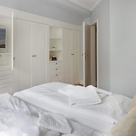 Dock 6 Casa de Férias List